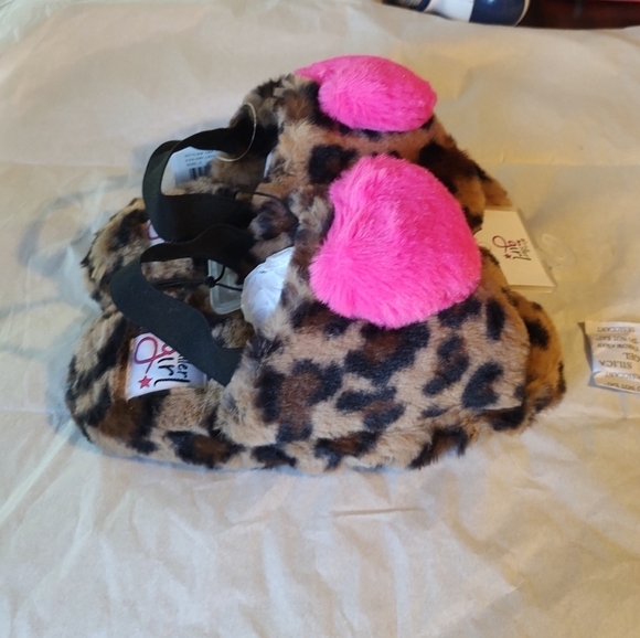 OLIVIA Miller Fuzzy Leopard Slippers with Pink Heart Sz.3 - Picture 3 of 5